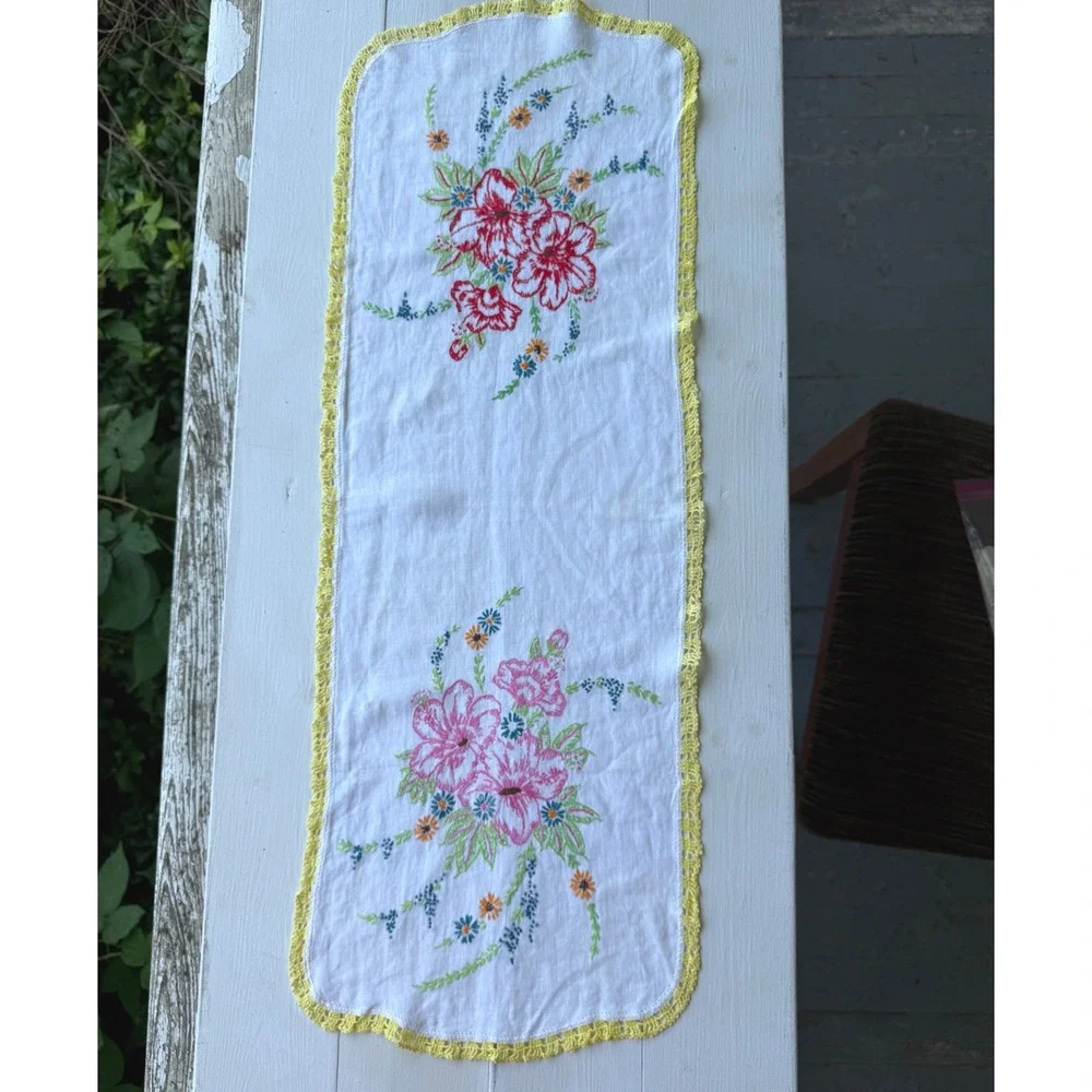 Unbranded vintage hand